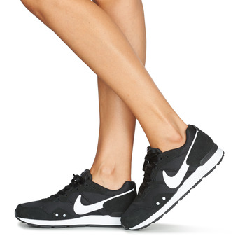 Nike VENTURE RUNNER Čierna / Biela