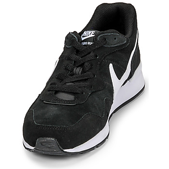 Nike VENTURE RUNNER SUEDE Čierna / Biela