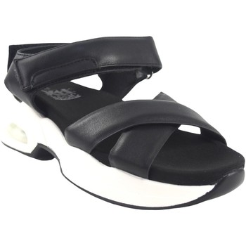 Topánky Žena Univerzálna športová obuv Xti Dámske sandále  36868 čierne Čierna