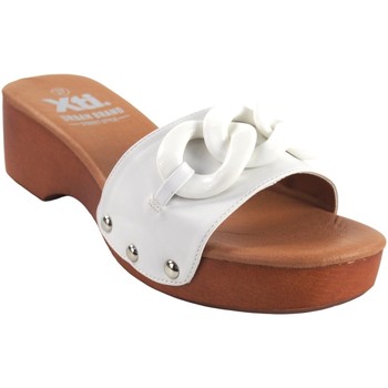 Topánky Žena Univerzálna športová obuv Xti Dámske sandále  44486 biele Biela