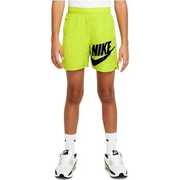 Oblečenie Chlapec Tepláky a vrchné oblečenie Nike PANTALON CORTO NIO  SPORTSWEAR DO6582 Zelená