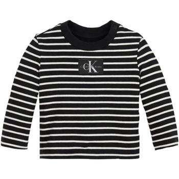 Oblečenie Vetrovky a bundy Windstopper Calvin Klein Jeans  Čierna