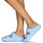 Topánky Žena Šľapky Crocs Classic Cozzzy Sandal Modrá