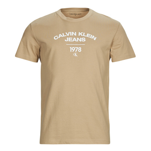 Oblečenie Muž Tričká s krátkym rukávom Calvin Klein Jeans VARSITY CURVE LOGO T-SHIRT Béžová