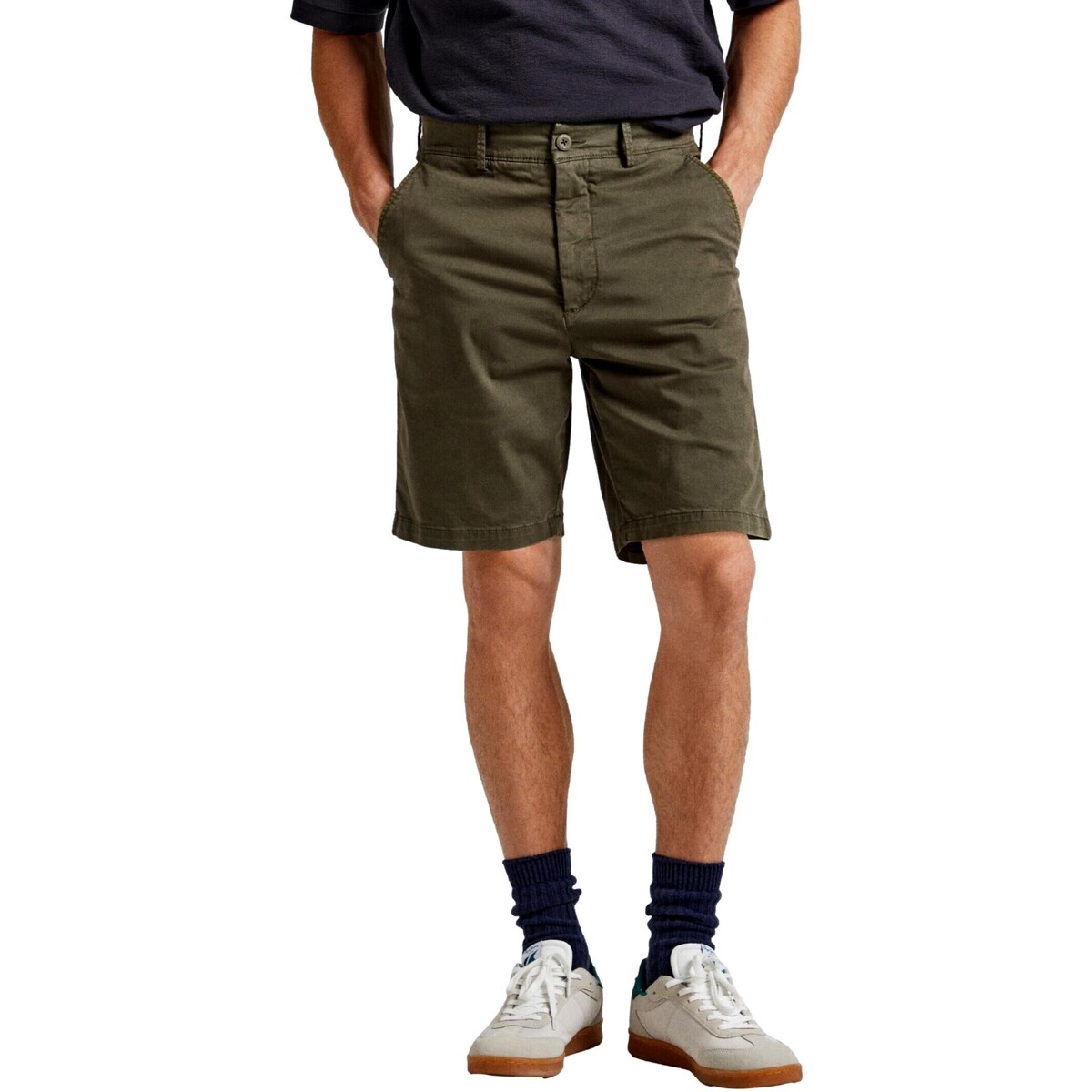 Oblečenie Muž Nohavice 7/8 a 3/4 Pepe jeans BERMUDAS HOMBRE REGULAR CHINO   PM801092 Zelená